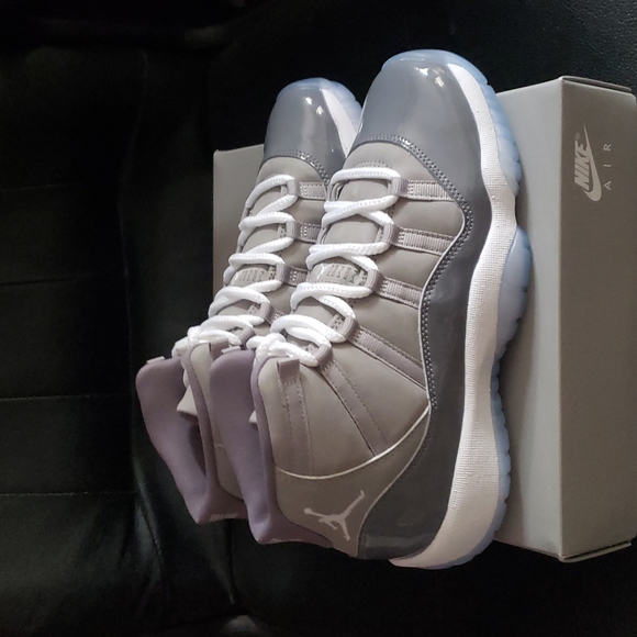 AIR JORDAN 11 RETRO (GS) 'Cool Grey' 2021 - Picture 5 of 16